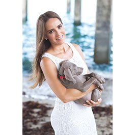 ANDREA MINSKI CON SU  CACHORRO
